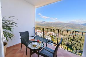 Balcony o terrace sa Las Orquideas Hotel Spain