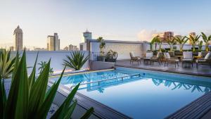 Swimmingpoolen hos eller tæt på The Howard Plaza Hotel Kaohsiung