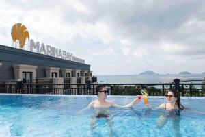 Бассейн в Marina Bay Con Dao Hotel или поблизости