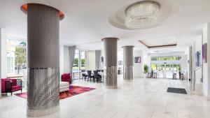 Гостиная зона в YVE Hotel Miami