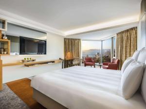 Ліжко або ліжка в номері Swissotel The Bosphorus Istanbul