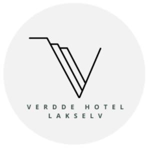 Ett certifikat, pris eller annat dokument som visas upp på Verdde Hotel Lakselv