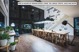 Galeri foto Blu Monkey Hub and Hotel Phuket Town- Free All Day Coworking space di Phuket