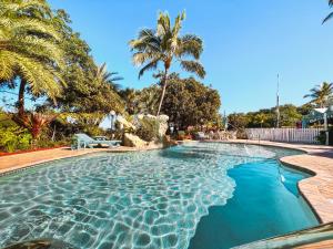 Swimming pool sa o malapit sa The Ocean View Inn