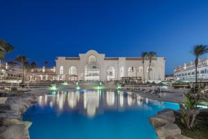 Bassein majutusasutuses Pyramisa Beach Resort Sahl Hasheesh või selle lähedal