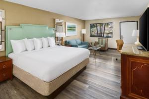 Cama ou camas em um quarto em Coco Key Hotel & Water Park Resort