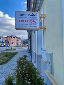 Certifikát, hodnocení, plakát nebo jiný dokument vystavený v ubytování Freedom apartment