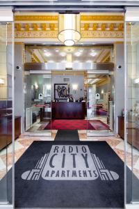 Khu vực ghế ngồi tại Radio City Apartments