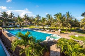 Swimming pool sa o malapit sa Ocean Beach Resort & SPA