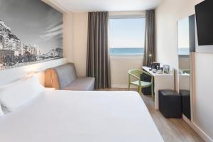 Krevet ili kreveti u jedinici u objektu B&B HOTEL Alicante