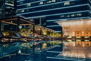 Басейн в или близо до The Fullerton Bay Hotel Singapore