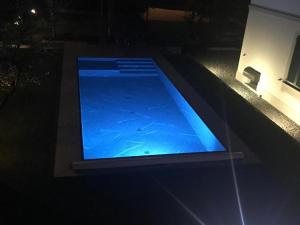 Swimmingpoolen hos eller tæt på magnolia