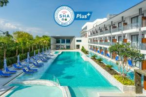 Kolam renang di atau di dekat Seabed Grand Hotel Phuket - SHA Extra Plus