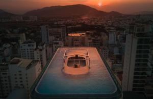 Piscina a Grand Tourane Nha Trang Hotel o a prop