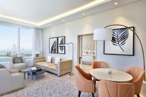 Khu vực ghế ngồi tại The St. Regis Dubai, The Palm