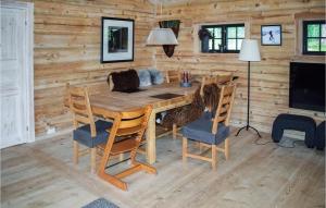 Seating area sa Gorgeous Home In Rauland With Sauna