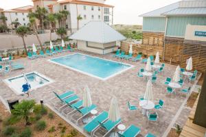 Baseinas apgyvendinimo įstaigoje Fairfield by Marriott Inn & Suites Pensacola Beach arba netoliese