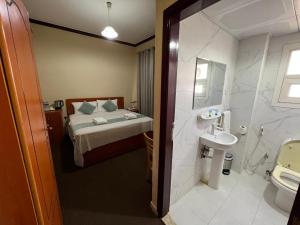 Un baño de Al Jazeerah Hotel