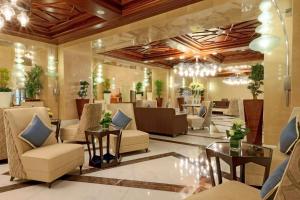 Area tempat duduk di Hilton Suites Jabal Omar Makkah