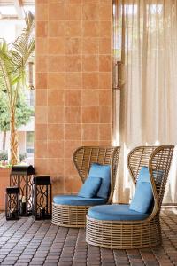 Ruang duduk di The Cassara Carlsbad, Tapestry Collection By Hilton