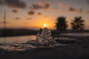 a close up of a diamond in front of a sunset at Alma Calma Hotel Rural in Tindaya