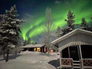 Wilderness in off-grid cabin in Lapland under vintern