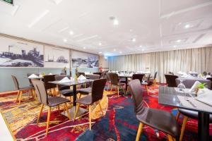 Restaurant o un lloc per menjar a Shaza Regency Plaza Al Madinah