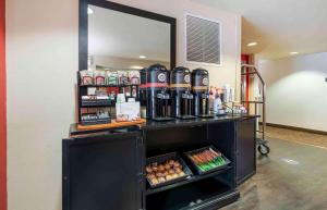 Tetera y cafetera en Extended Stay America Suites - Orlando - Lake Mary - 1036 Greenwood Blvd