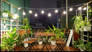 สวนหย่อมนอก Top Location 3-4-5 Bedrooms House in Centre of Ha Noi - Clean, Cozy and Private - THE TOURNESOL