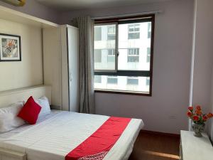 Westlake Tay Ho Hotel 696 Lạc Long Quân房間的床