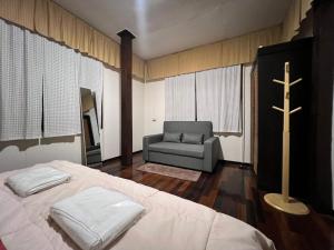 Katil atau katil-katil dalam bilik di Allred Hostel Chiangmai