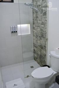 Un baño de HOTEL PALENQUE PREMIER