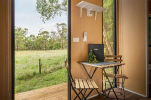 En have udenfor Buffalo Plains Tiny House by Tiny Away