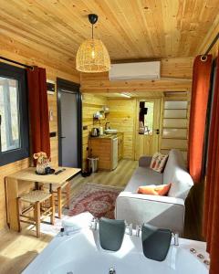 Majoituspaikan Nayon Tiny House keittiö tai keittotila