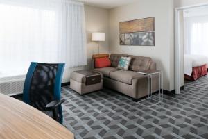 Atpūtas zona naktsmītnē TownePlace Suites by Marriott Kansas City Airport