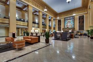 Khu vực ghế ngồi tại Drury Plaza Hotel San Antonio Riverwalk