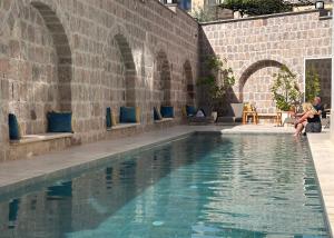 Swimming pool sa o malapit sa Osmanli Cappadocia Hotel