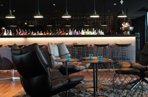 Seating area sa Motel One Amsterdam