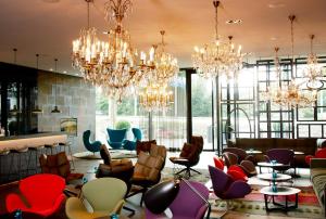 Seating area sa Motel One Amsterdam