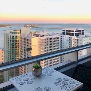 Un balcón o terraza en Brickell Condogreat-location-aka Hotel Amenities