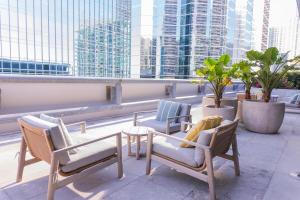 Un lugar para sentarse en Brickell Condogreat-location-aka Hotel Amenities