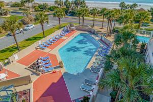 Swimming pool sa o malapit sa Ocean Forest Plaza Cozy Oceanfront Unit 1910