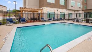 Бассейн в Best Western Plus Executive Residency Austin - Round Rock или поблизости