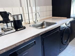 Кухня або міні-кухня у Local family home Copenhagen close to city center