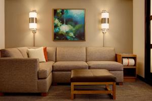 A seating area at Hyatt Place Salt Lake City Downtown / The Gateway