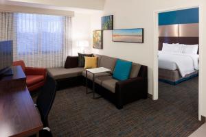 Postelja oz. postelje v sobi nastanitve Residence Inn by Marriott Fort Lauderdale Airport & Cruise Port