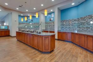 Foto da galeria de Drury Inn & Suites Gainesville em Gainesville