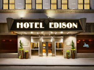 Sertifikat, nagrada, logo ili drugi dokument prikazan u objektu Hotel Edison Times Square