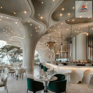 un restaurante con mesas y sillas y un techo con luces en Landmark 81 Skyline Residence Suite, en Ho Chi Minh