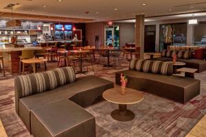 Гостиная зона в Courtyard Austin by Marriott Northwest/Lakeline